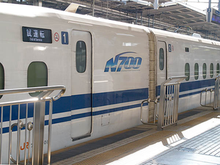 Illustration for article titled Japan's Type N700 Bullet Train Almost Half as Fast as an Airplane